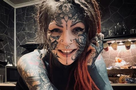 Tattooed Mum Cheekily Pulls Up Top To Flaunt Inkings In Racy Mirror