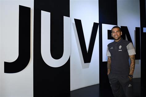 Visualizza altre idee su juventus, calcio, canale tv. Juventus, Dani Alves: "Sono qui per vincere la Champions ...
