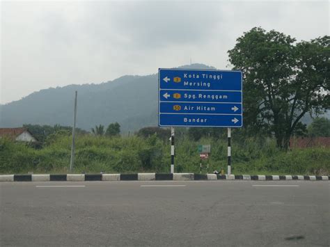 Jalan padang tembak was named after the area, which was once a shooting range. budak bakong: Diamond Hill Resort Jalan Padang Tembak@Kluang