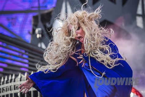 In This Moment S Maria Brink Shows Side Boob Ass In Nude Pic