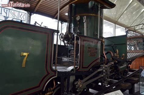 Locomotiva Al Museo Svizzero Dei Trasporti Foto Lucerna Museo