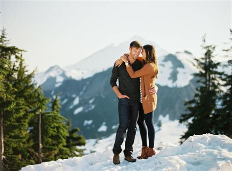 ADVENTUROUS ENGAGEMENT SHOOT IN THE MOUNTAINS OF MT BAKER