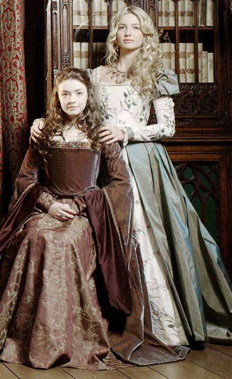 Thetudorsdaily ““sarah Bolger And Annabelle Wallis As Mary Tudor And Jane Seymour In The Tudors