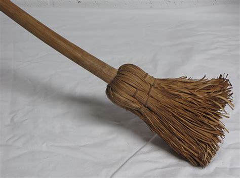 Griffiths Antiques Utica New York Shaved Broom