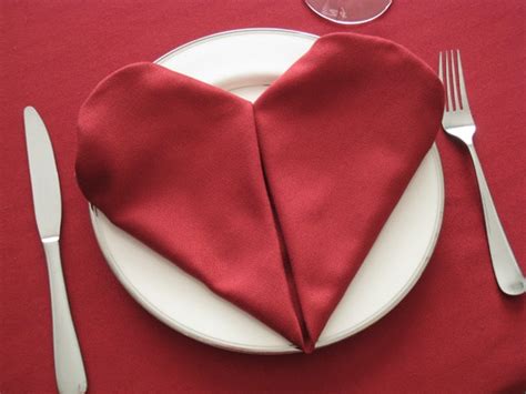 5 Incredible But Easy Napkin Folding Techniques
