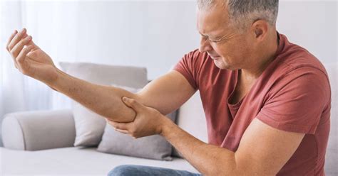 Pannus What Causes It And Links With Rheumatoid Arthritis
