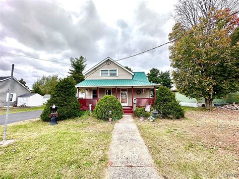 62 Johnstown St Gouverneur Ny 13642 Zillow