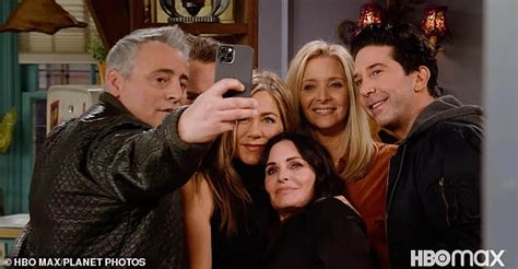 Friends Reunion Courteney Cox 56 Wears Same Blue Overalls And Red