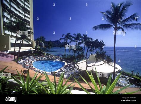 Diamond Head From Sheraton Hotel Swiming Pool Waikiki Beach Honolulu