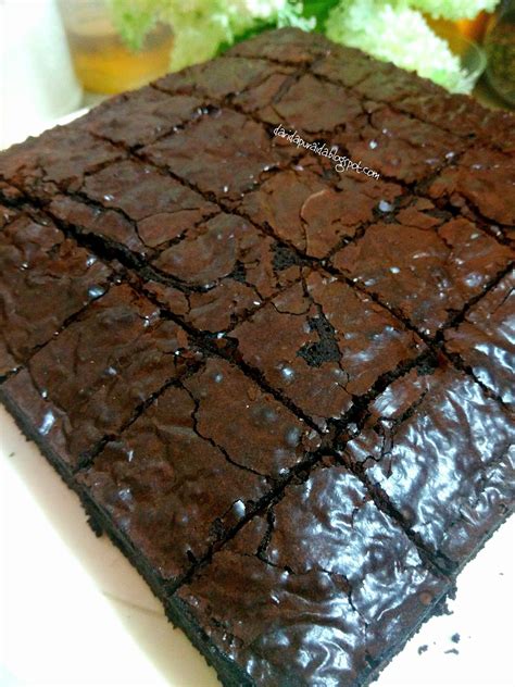 400 gm coklat masakkan / coklat compound ~ dark chocolate 150 gm unsalted butter 100 gm gula perang 100 gm gula kastor 4 biji telur ~ gred a 1 sudu kecil esen vanilla 100 gm tepung naik. Dari Dapur Aida: Chewy Gooey Brownies.. Ada yang panggil ...