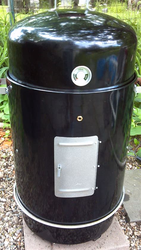 When i first got my smoker i put a grate at the bottom of the charcoal pan because i read that a grate will help in keeping ash buildup from blocking the air flow. Brinkmann Gourmet Charcoal Smoker Modifications - Sledge's ...