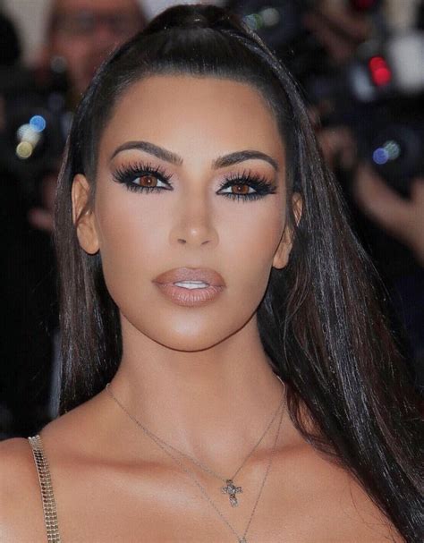 Pin By Kenya On C E L E B S Kim Makeup Kim Kardashian Makeup Looks Kardashian Eyes