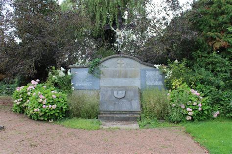 Belgian War Grave Wingene Wildenburg Wingene