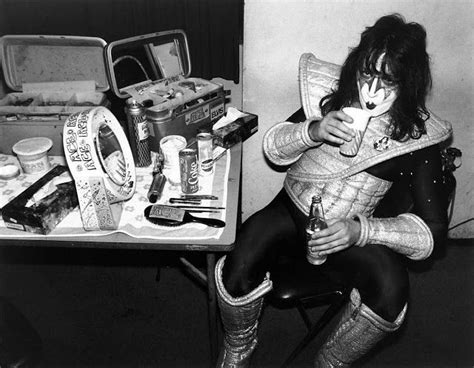 70年代にロック写真家ボブ・グルーエンが撮影したロックスター達のレア白黒写真60枚をビンテージ写真サイトが特集紹介 amass ace frehley rock and roll