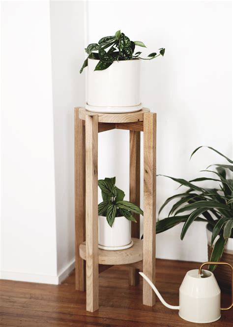 Diy Wood Plant Stand A Simple Diy With A Video Tutorial