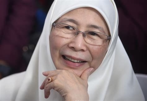 Wan azizah pays tribute to nurses, wan azizah baby dumping cases need to be tackled urgently, wan azizah job opportunities for refugees will not be made at expense of malaysians, wan azizah malaysia could use china s expertise to help children with special needs. Dr Wan Azizah sahkan satu kerusi Parlimen akan dikosongkan ...