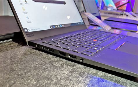 Lenovo S Thinkpad X Carbon X Yoga Slim Down With Th Gen Core Chips For Pcworld