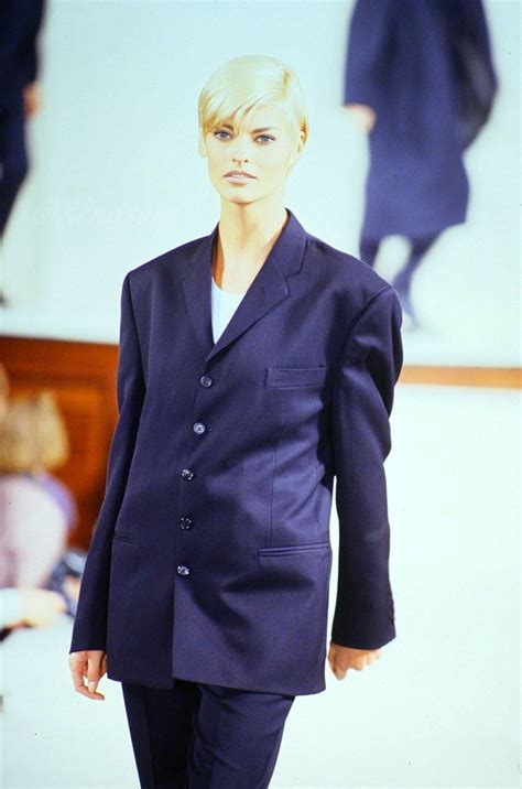 Pin By Supermodel Era Catwalk Files On Linda Evangelista Runway