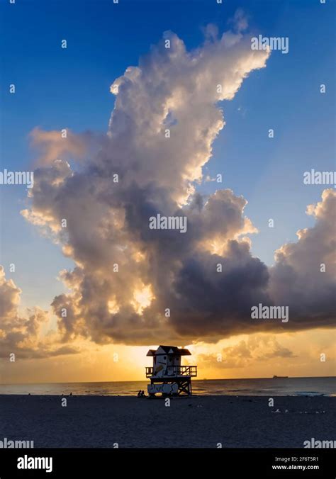 Sunrise At Miami Beach Florida Usa Stock Photo Alamy