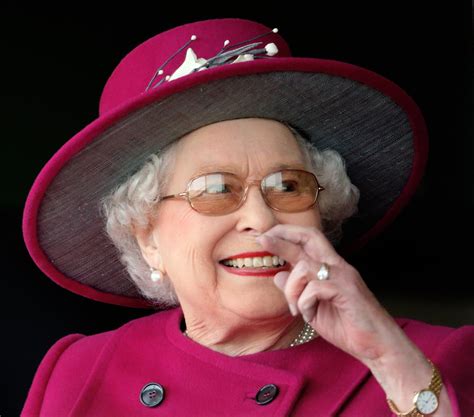 A Closer Look Queen Elizabeths Engagement Ring Popsugar Fashion