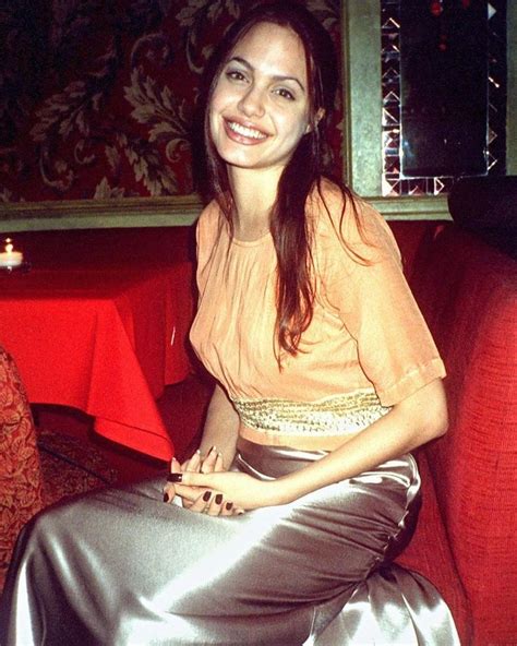 angelina at 20 years old ️ angelina jolie belle donne idee di moda