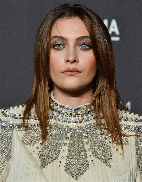 She opened up in an emotional chat with willow smith on the star's facebook series red table talk takeover. Paris Jackson : la fille de Michael Jackson hospitalisée ...