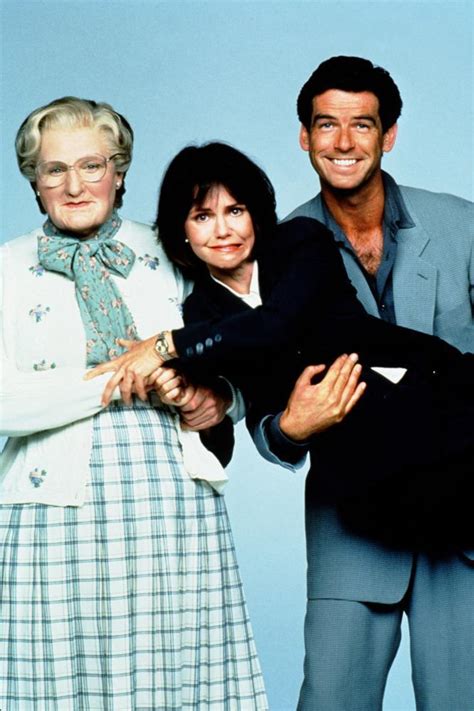 Robin Williams Sally Field And Pierce Brosnan In The Funny Film Mrs Doubtfire 1993