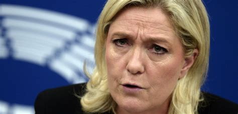 The youngest generation to vote doesn't have the same recollections of the more extreme incarnations of the national front. Marine Le Pen retire finalement la photo du corps décapité ...