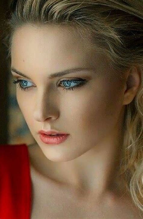 What Beauty Ojos Azules Mujer Belleza Femenina Belleza De Mujer
