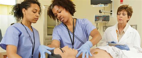 How Simulation For Nursing Students Improves Clinical Performance