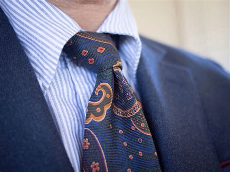 Mens Striped Shirt With Paisley Tie Shirt And Tie Combinations