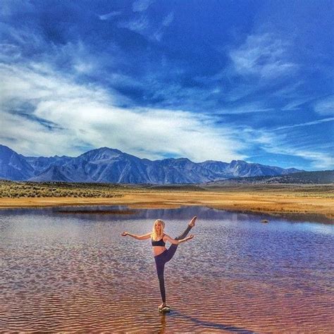 caitlin turner instayogis qui sont les stars du yoga sur instagram elle