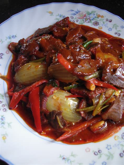 Resep sayap ayam pedas enak, 45 menit saja membuat hidangan kesukaan keluarga ini. Blog Wani Sukarno: DAGING MASAK MERAH ALA THAI