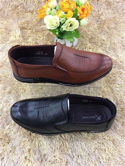 Besides good quality brands, you'll also find plenty of discounts when you shop for men shoes leather during big sales. Handmade leather shoes for women and men - Pasar Online