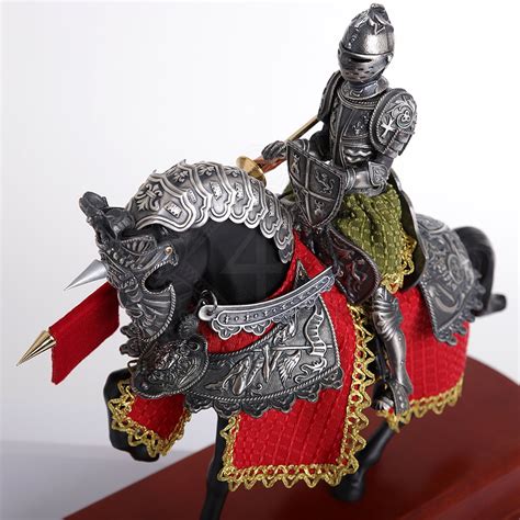 Figure Mounted Spanish knight in armor | Outfit4Events