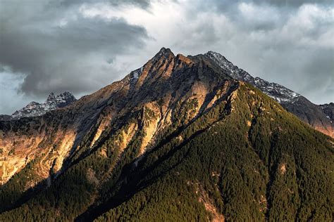 Free Download Hd Wallpaper Green Mountain Adventure Climb Clouds