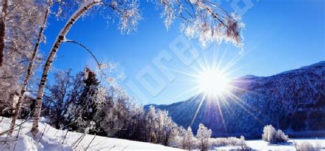 Soare şi Zăpadă La Munte Un Sfârşit De Săptămână Pentru Plimbare şi