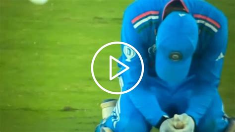[watch] kl rahul breaks down in tears after devastating loss to australia in wc final cricket