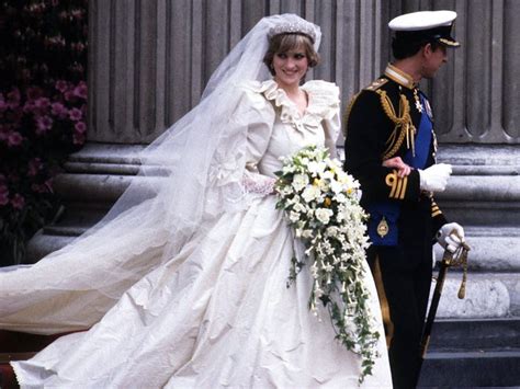 She would have been 60 years old on july 1, 2021. Princess Diana's Wedding Dress Had Major Flaw, Says Royal ...