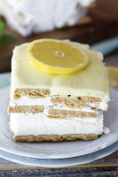 Sure, you could just whip up a mix from a box, but if you want your lemon bars to really pop, we've got all the details for you. Lemon Icebox Cake + Video - Maebells