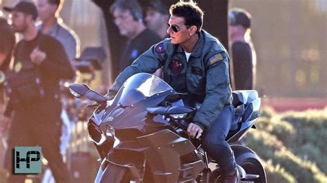 First Shots Tom Cruise On The Set Of Top Gun Maverick Sequel Now