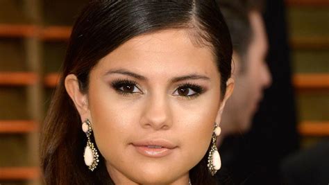 Fans Fired Up Over Selena Gomezs ‘pray For Gaza Post On Instagram Adelaide Now