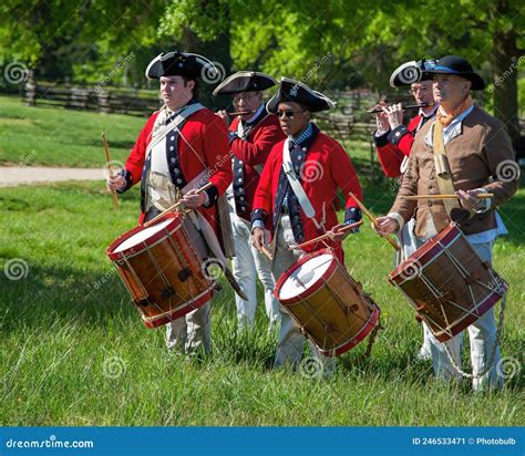 Fife And Drum Corps At Revolutionary War Re Enactment Editorial Photo