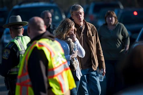 Gunman Kills 20 Schoolchildren in Connecticut - The New York Times