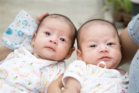 Mau Punya Anak Kembar Benarkah Harus Lompat Satu Generasi