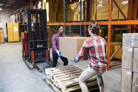 How To Safely Lift Heavy Objects At Work Missouri Orthopedics