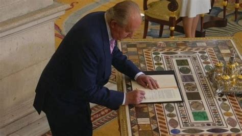 Spain King Juan Carlos Signs His Abdication Bbc News