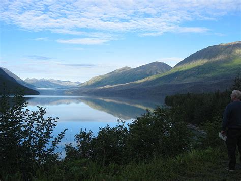 Lago De Alaska Temporada De Salmón Desierto Desde La Carretera