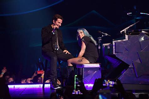 Lady Gaga Bradley Cooper Perform Shallow Duet In Las Vegas