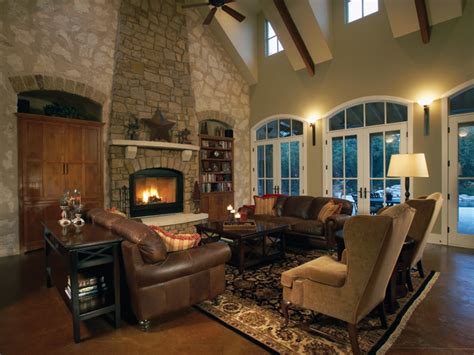 Vaulted ceilings are relics of the old days with a grand allure to them that still manage to thrive in our relatively mundane modern spaces. Great Rooms with Vaulted Ceilings Great Rooms with Beam ...